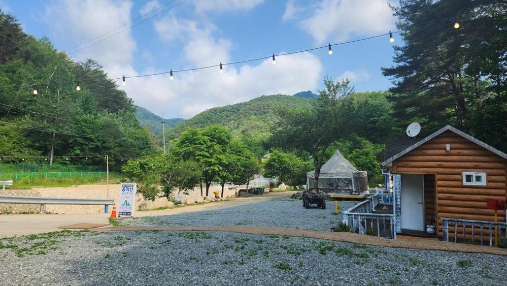 Hongcheon Gongjaksan Recreational Forest Pension Buitenkant foto