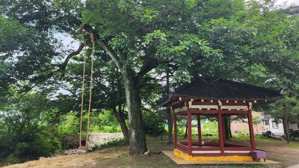 Hongcheon Gongjaksan Recreational Forest Pension Buitenkant foto